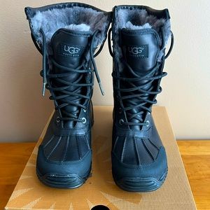 NWTB - UGG Adirondack waterproof boot.